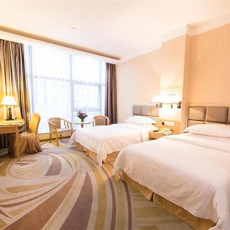 Vienna Hotel Zhanjiang Coast Avenue Экстерьер фото