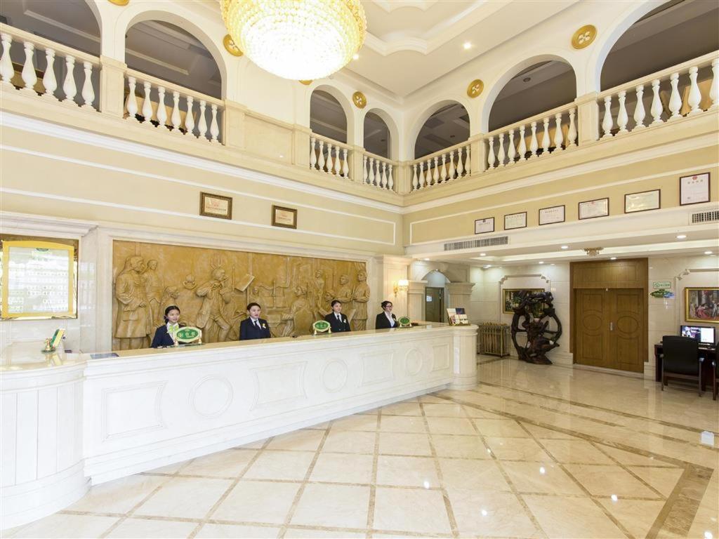 Vienna Hotel Zhanjiang Coast Avenue Экстерьер фото